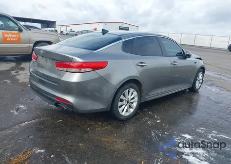 2017 Kia Optima Ex z USA, uszkodzony, nr VIN 5XXGU4L32HG174307